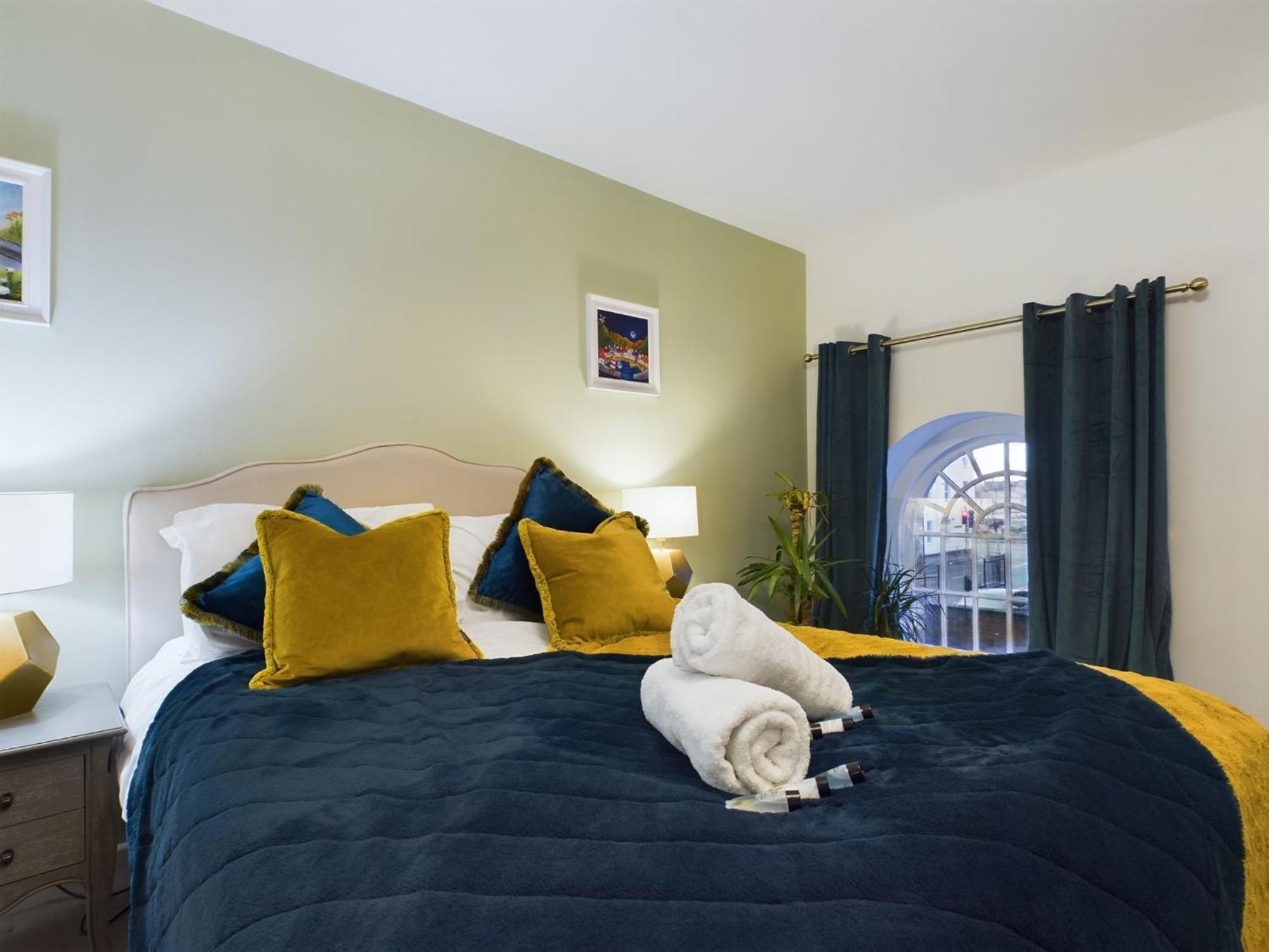 Modern Duplex Central Free Parking Wi-Fi Appartement Cheltenham Buitenkant foto