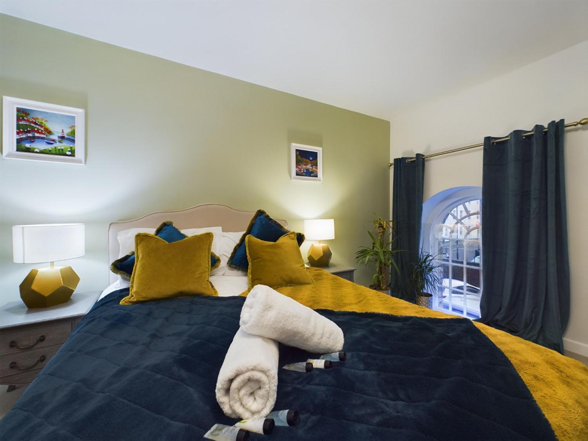Modern Duplex Central Free Parking Wi-Fi Appartement Cheltenham Buitenkant foto